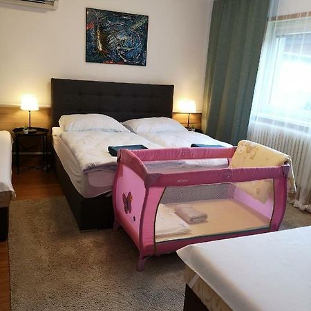 Apartmany Centro & Jacuzzi Piest'any Exteriör bild