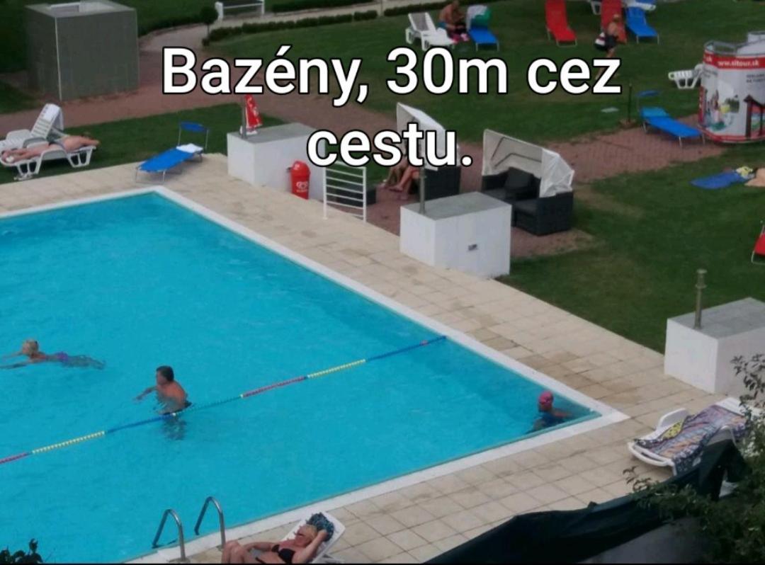 Apartmany Centro & Jacuzzi Piest'any Exteriör bild
