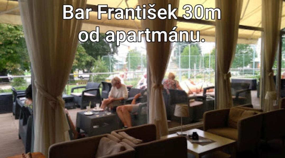 Apartmany Centro & Jacuzzi Piest'any Exteriör bild