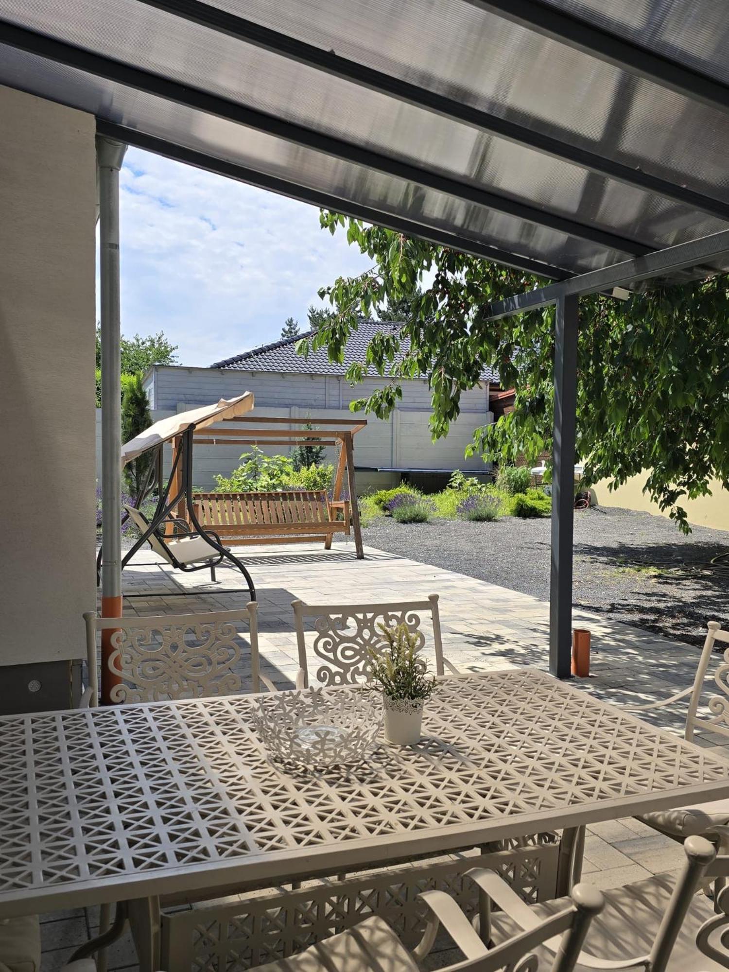 Apartmany Centro & Jacuzzi Piest'any Exteriör bild