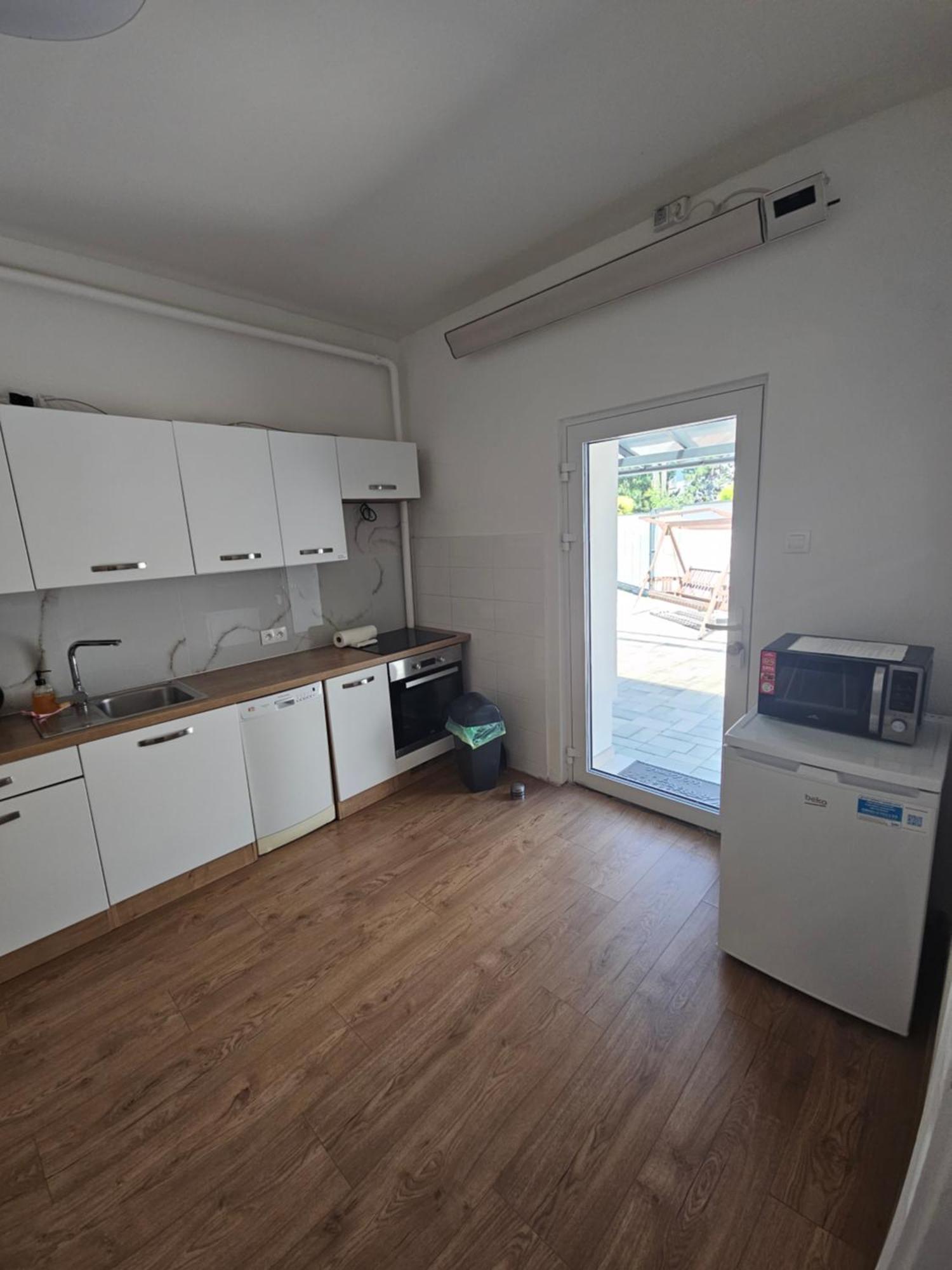 Apartmany Centro & Jacuzzi Piest'any Exteriör bild
