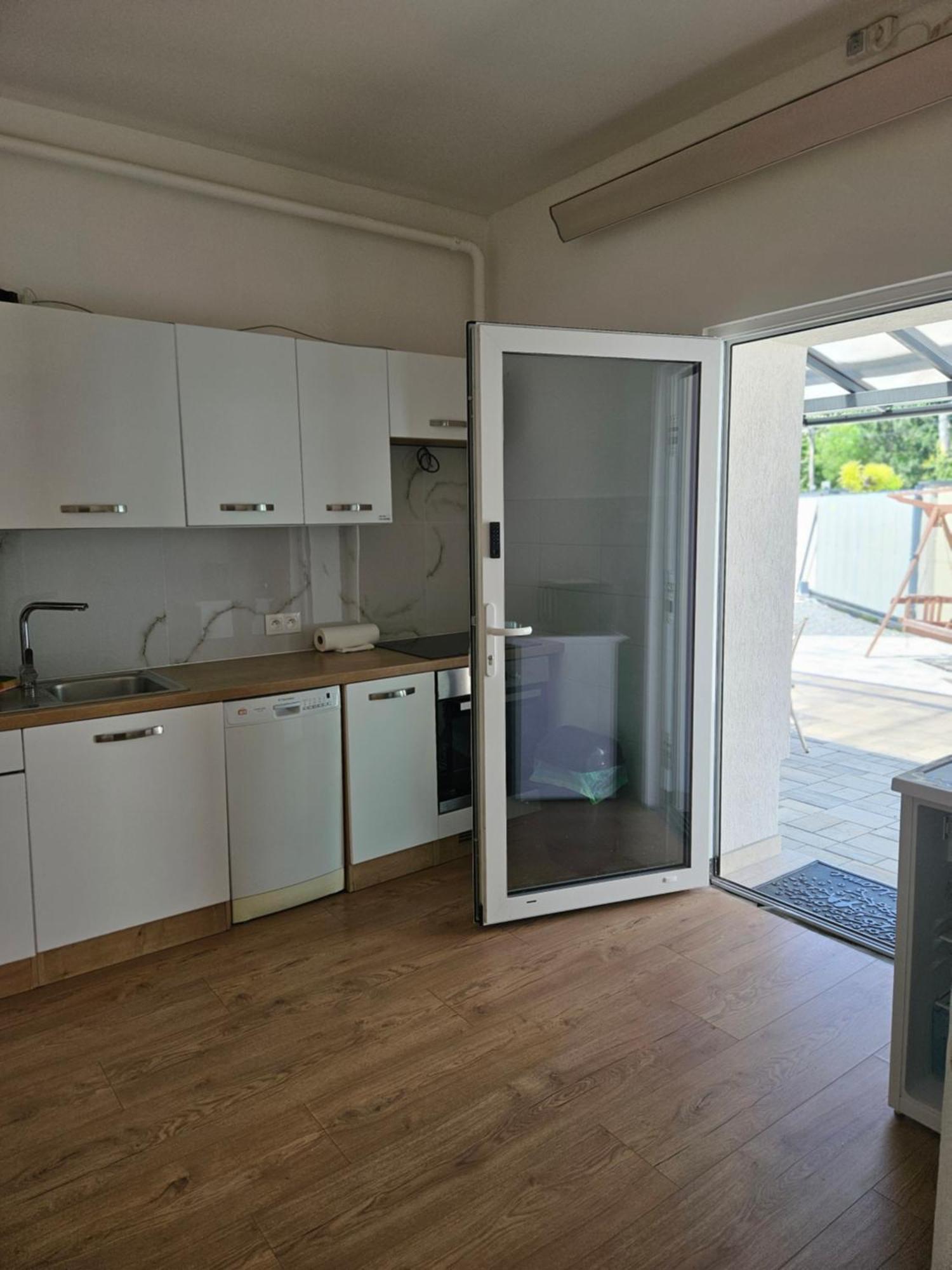 Apartmany Centro & Jacuzzi Piest'any Exteriör bild
