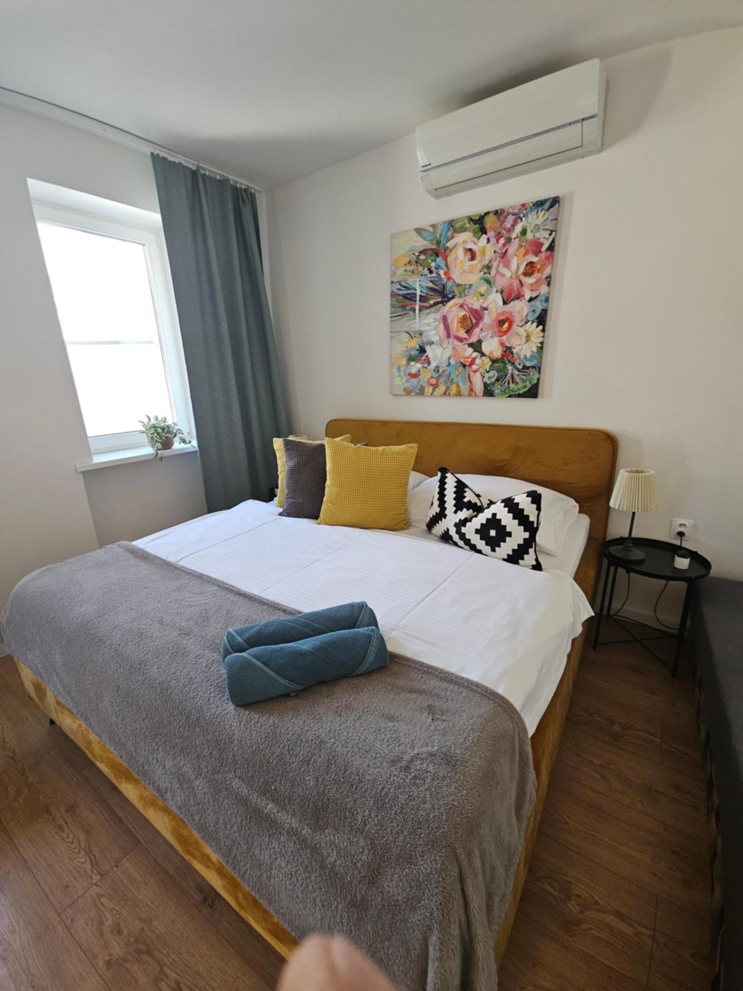 Apartmany Centro & Jacuzzi Piest'any Exteriör bild