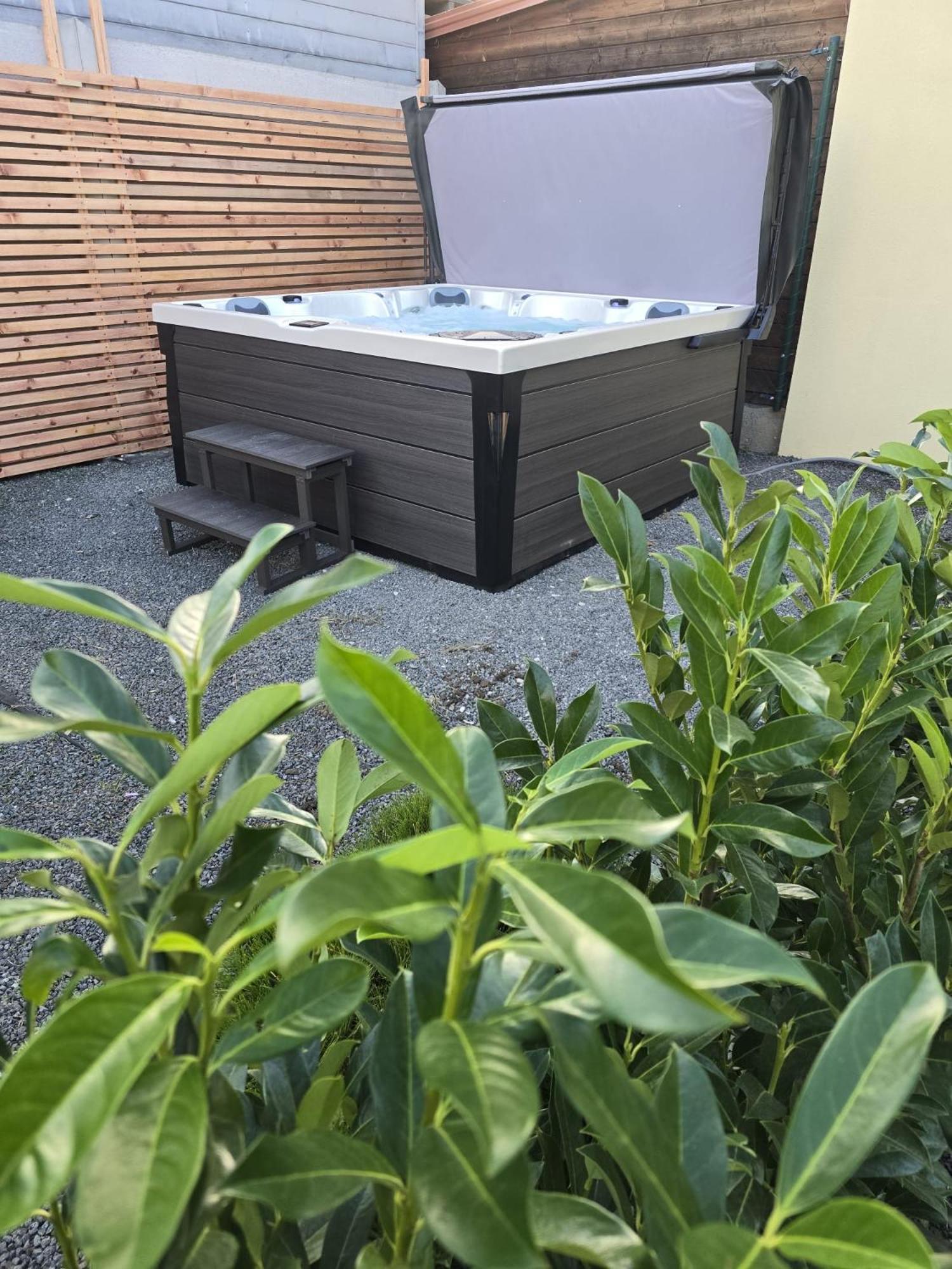 Apartmany Centro & Jacuzzi Piest'any Exteriör bild