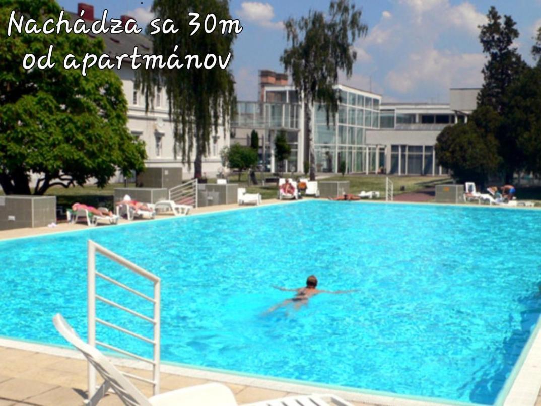 Apartmany Centro & Jacuzzi Piest'any Exteriör bild